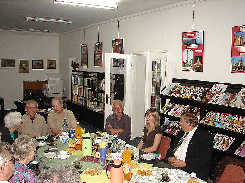 Gocie z Niemiec, USA i Kanady podczas spotkania w sierpeckiej Bibliotece
