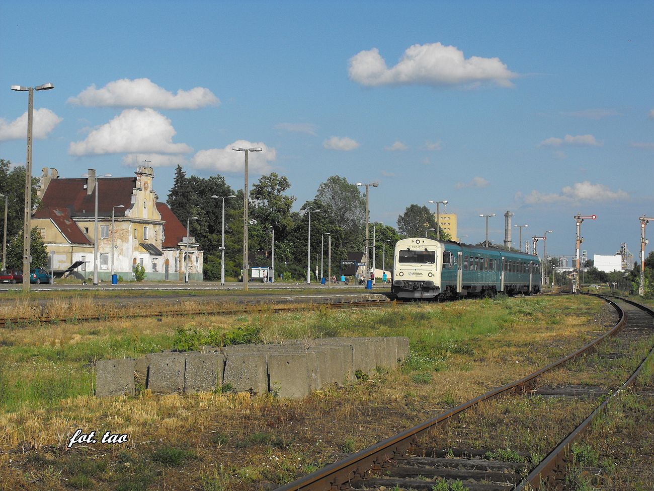 Stacja Sierpc. W peronach pocig osobowy do Torunia, lipiec 2015 r.