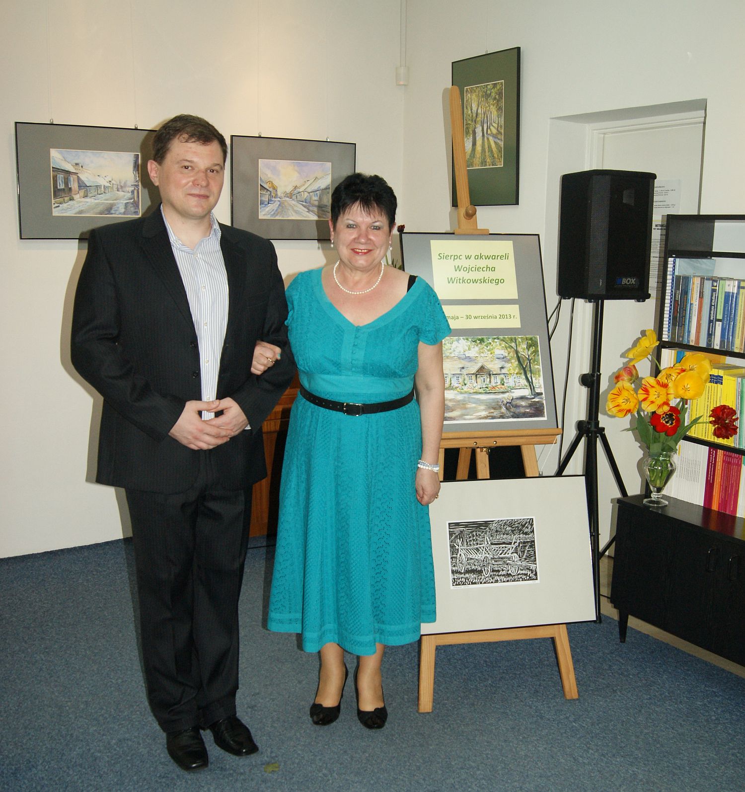 Wojciech Witkowski i dyrektor Biblioteki Miejskiej, Maria Winiewska.