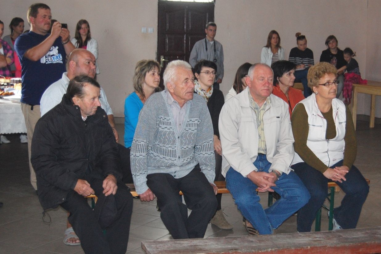 Publiczno projekcji filmu dokumentalnego o wsi Oswka, 17.09.2011 r.