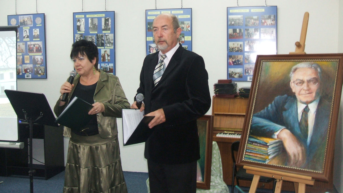Powitania goci imprezy dokonali dyrektor Biblioteki Maria Winiewska i prezes TPZS Zdzisaw Dumowski.