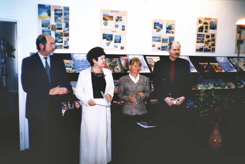 Promocja ksiki Teresy Gajdziskiej.<BR>  Od lewej: Prezes <I>TPZS</I> Zdzisaw Dumowski, Dyrektor MBP Maria Winiewska, Teresa Gajdziska, Marek Zgliski - wydawca.