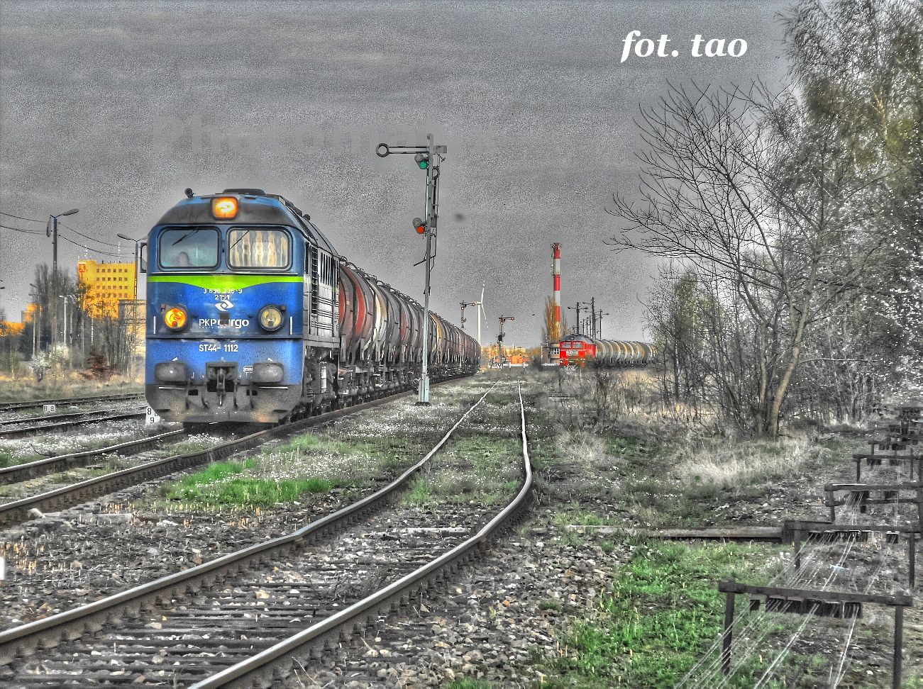 Przewonicy PKP Cargo i KolTrans Orlen na stacji w Sierpcu. Foto w technice Photomatix, 25.04.2012 r.
